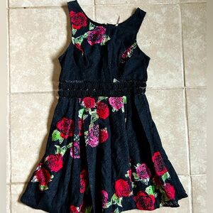 Free People Dress 
Size 4
Used very little 
Floral